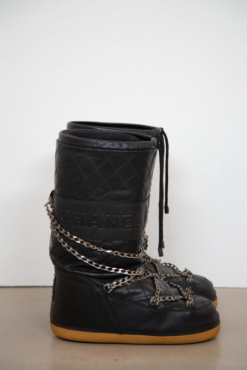 Chanel moonboots